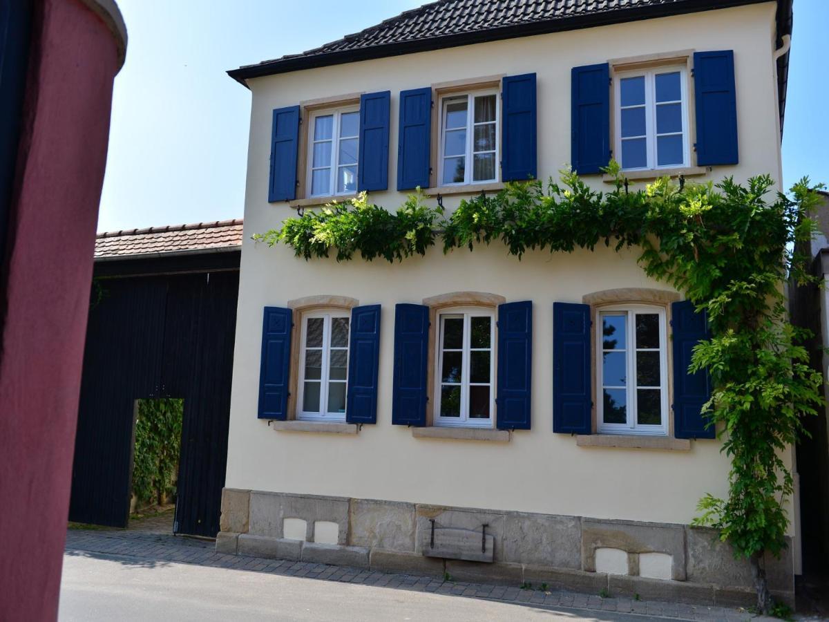 Hotel Gastehaus & Weingut Gehrig Weisenheim am Sand Esterno foto