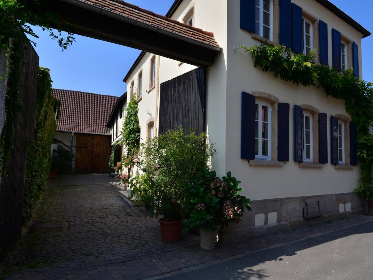 Hotel Gastehaus & Weingut Gehrig Weisenheim am Sand Esterno foto